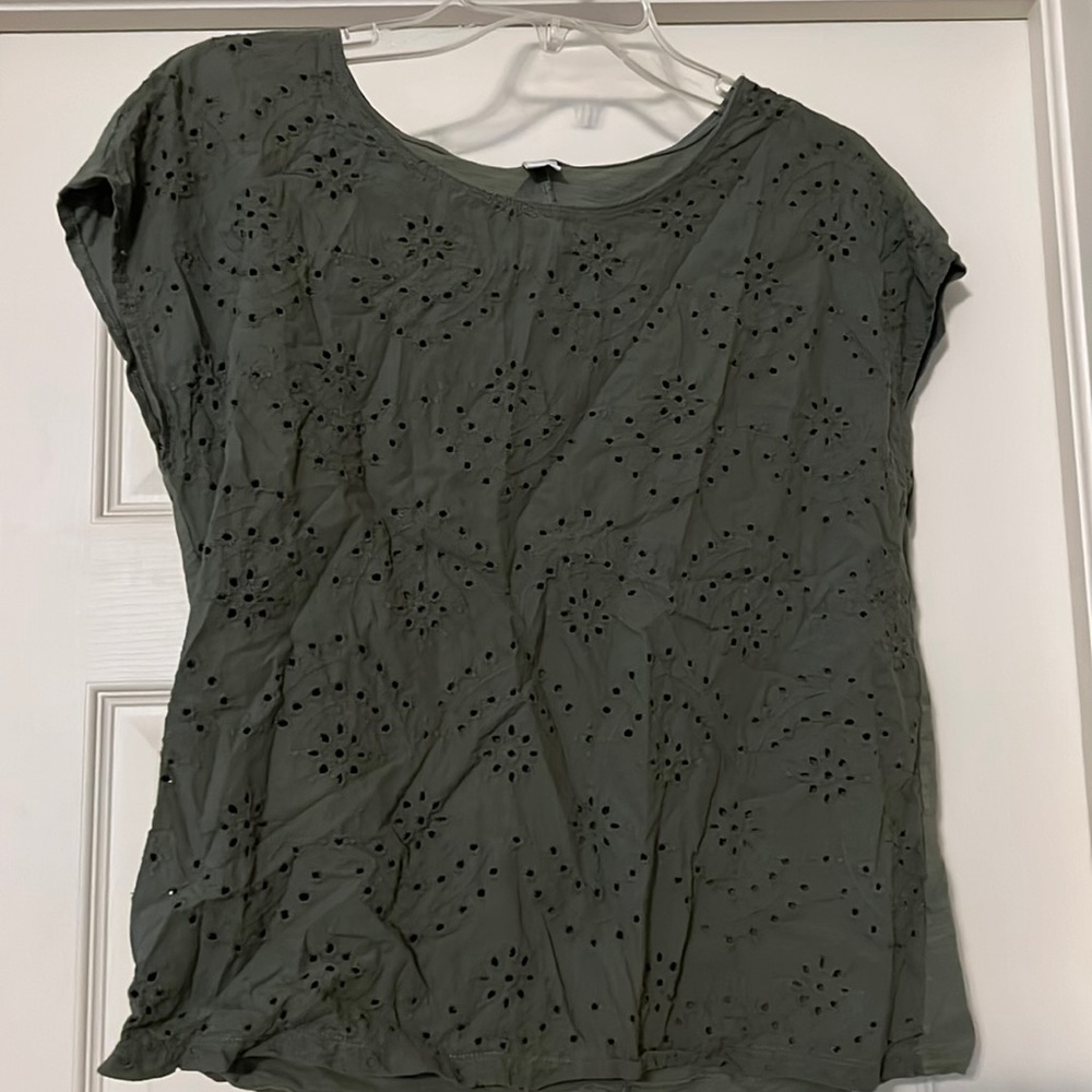 Army green short sleeve shirt with design on front